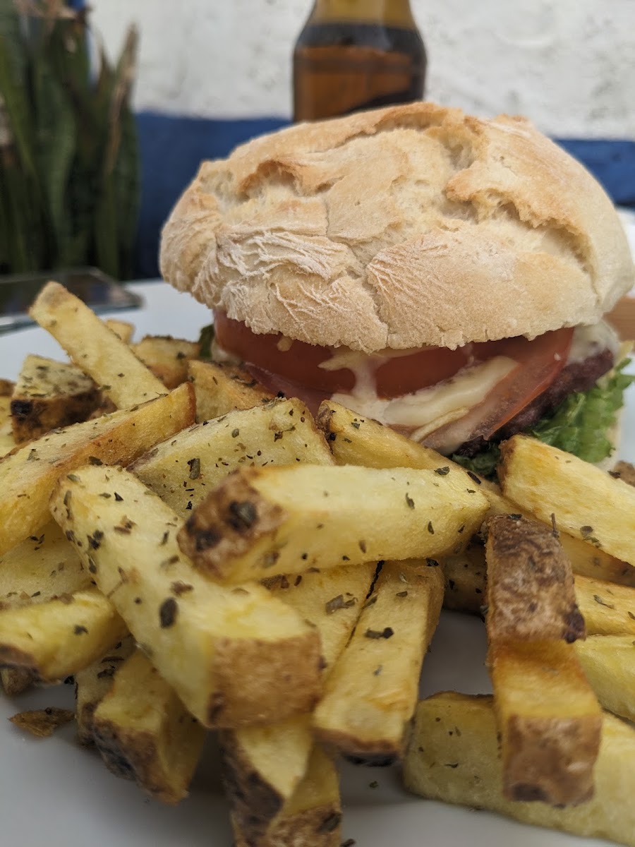 Llama & Cuy Latin Hamburguer/bar-8